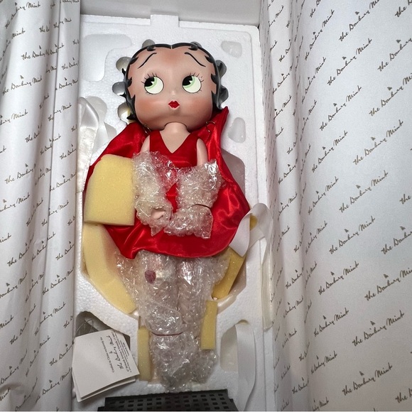 Betty Boob, Toast of The Town, Porcelain Collector Doll, The Danbury Mint 1995 - Picture 1 of 2